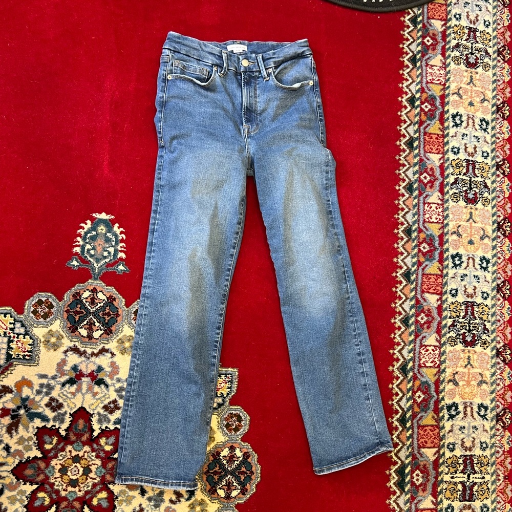 Good American Straight Leg Jeans in Medium Blue Wash